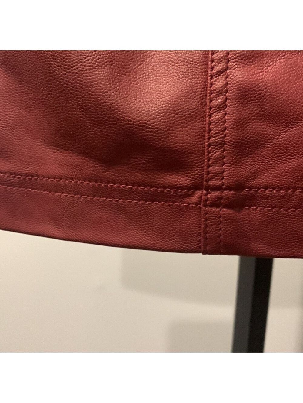 Pants Store Vegan Leather Skirt -Size Large - Picture 3 of 5